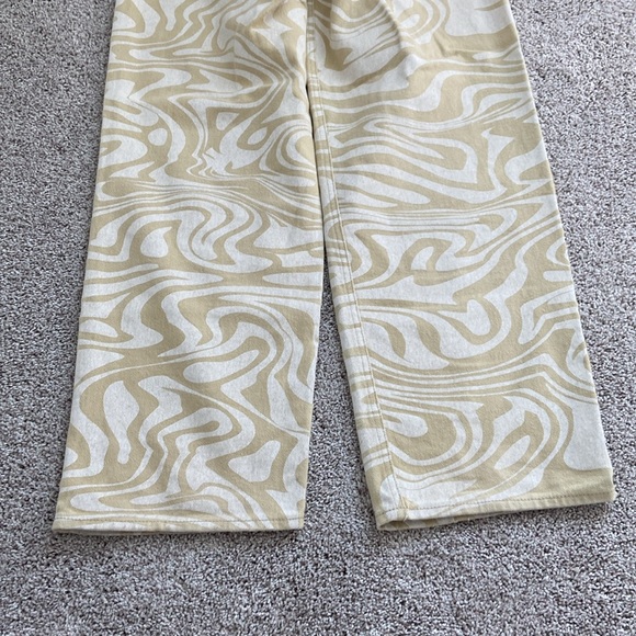 Tiger Mist • Sergio Tan and White Swirl Print Straight Leg Jeans - Picture 10 of 16